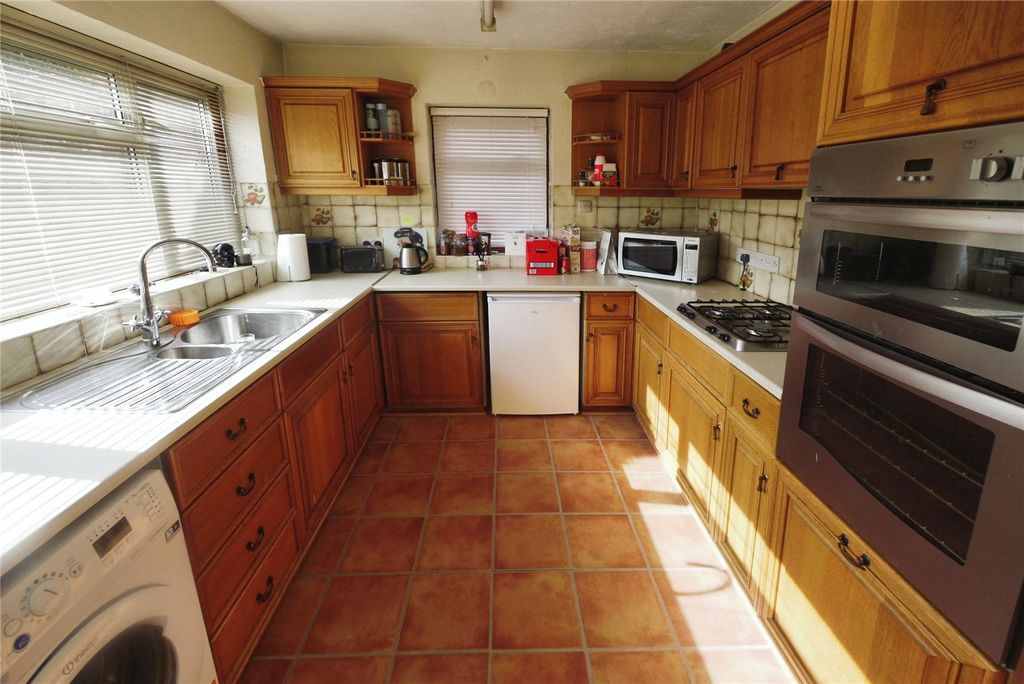 Property photo 3 of 15 Kitchen