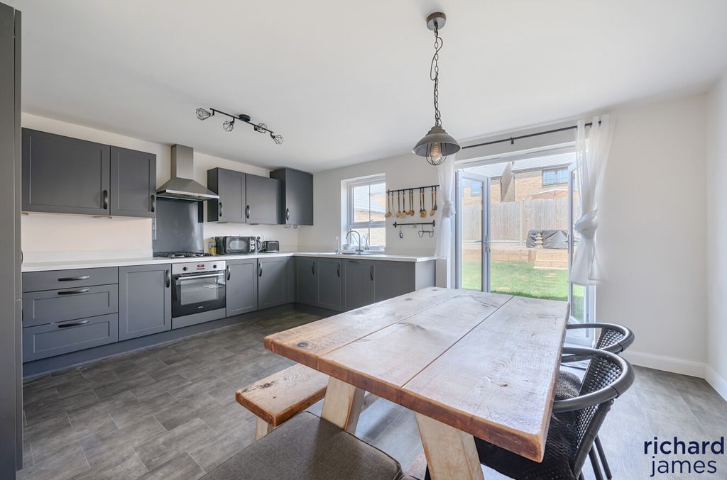 Property photo 3 of 20 A0F6Ccd69B9243c384B276A8B5Ac6B4c