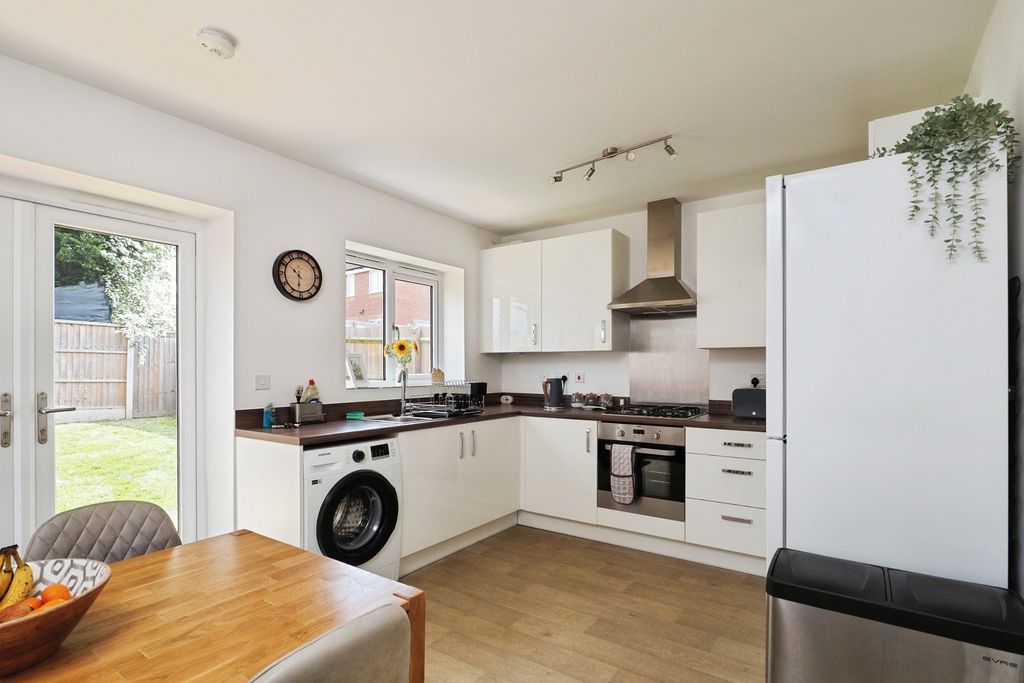 Property photo 2 of 17 Photo