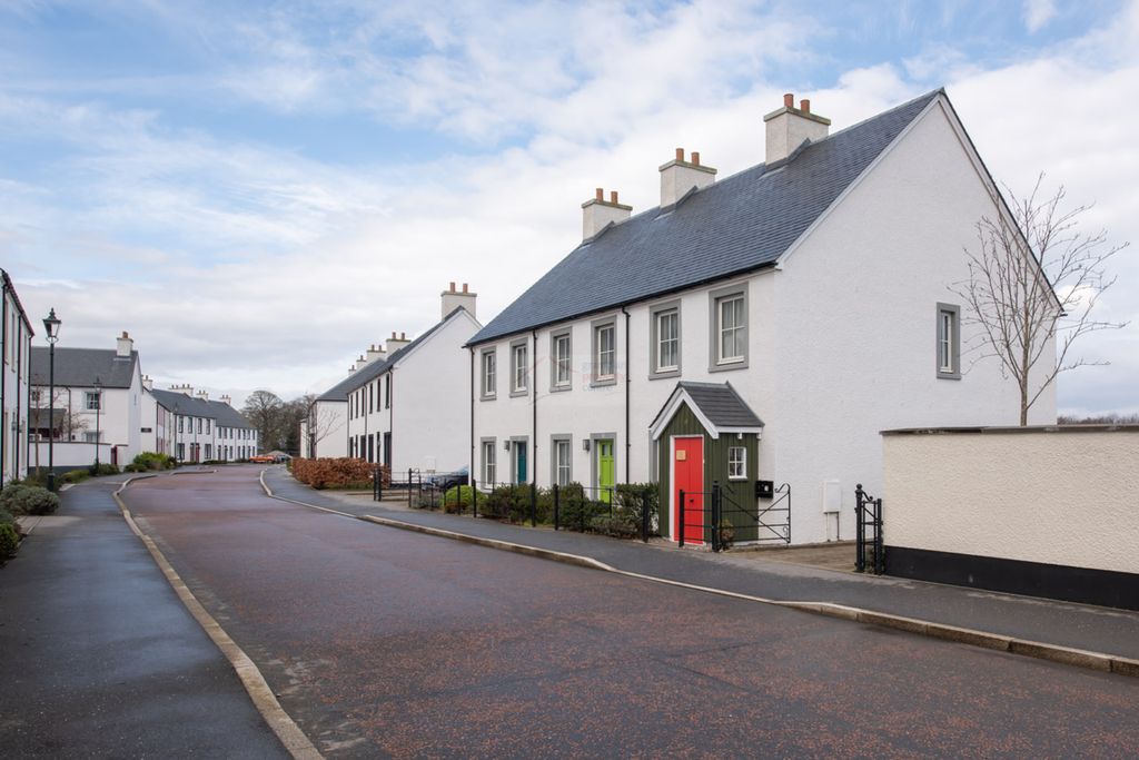 Property photo 1 of 20 Front View