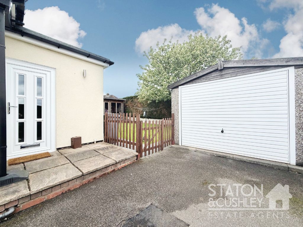 Property photo 2 of 27