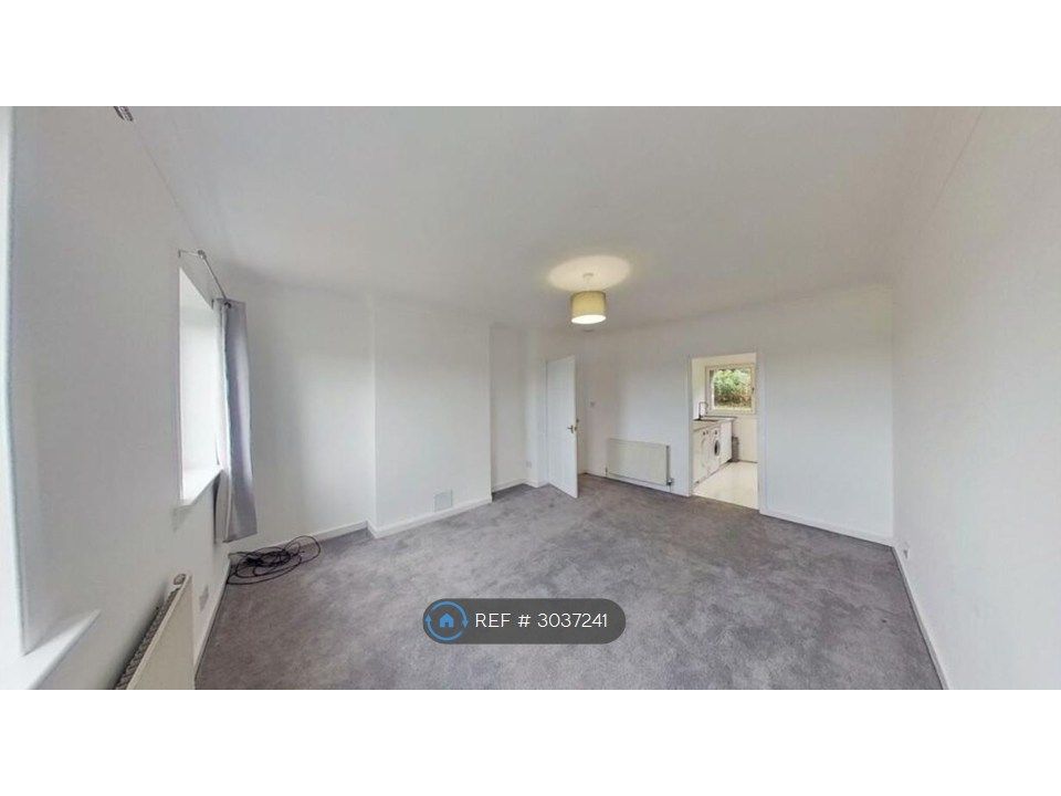 Property photo 2 of 10 Living Room
