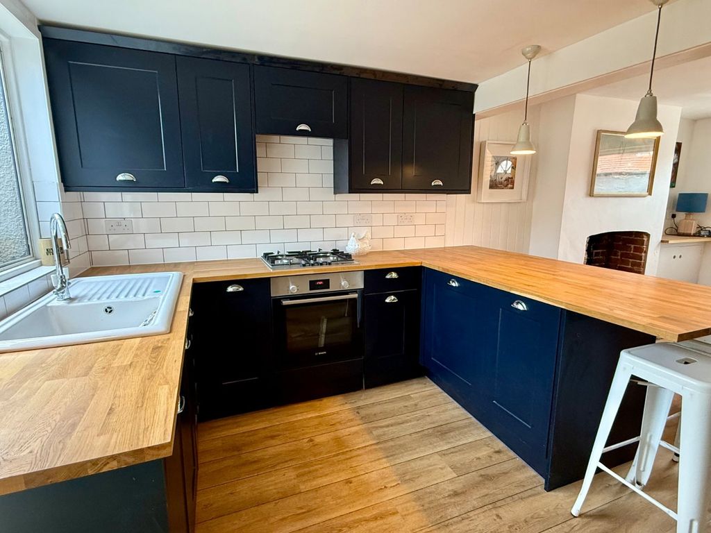 Property photo 2 of 11 Picture No. 17