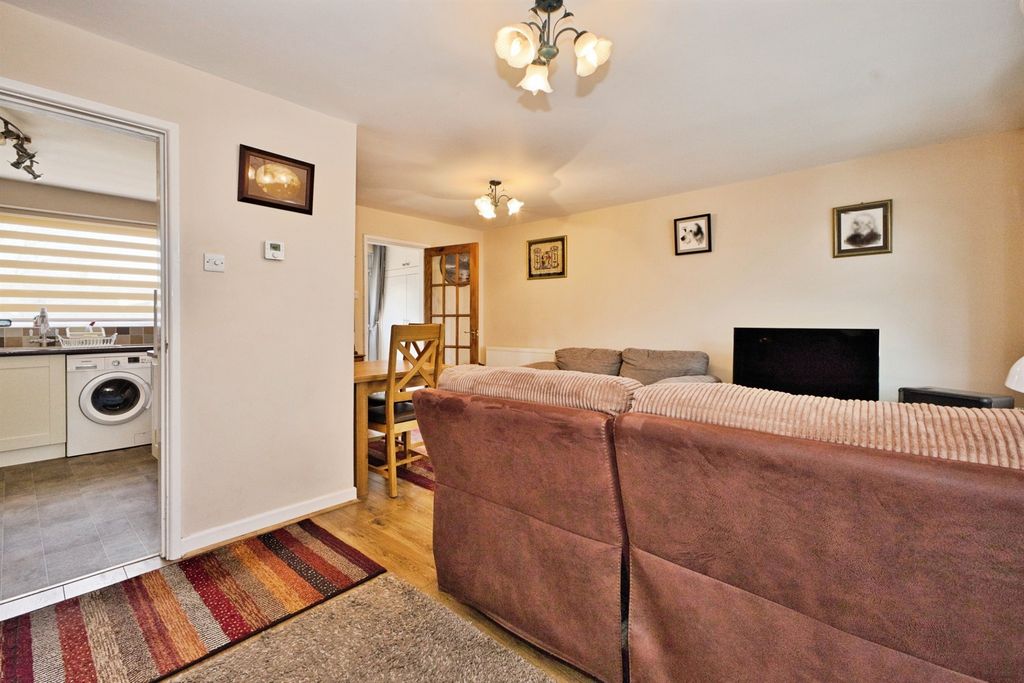 Property photo 3 of 18