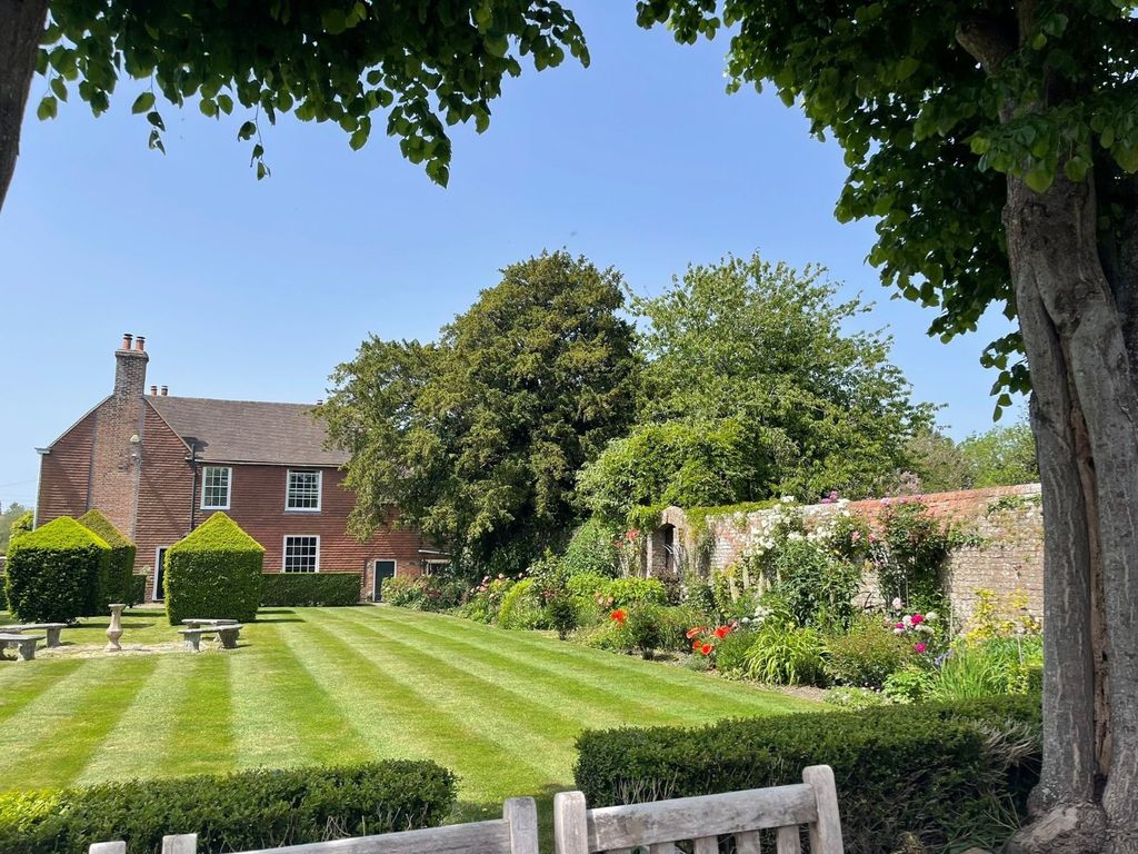 Property photo 2 of 23 Formal Garden