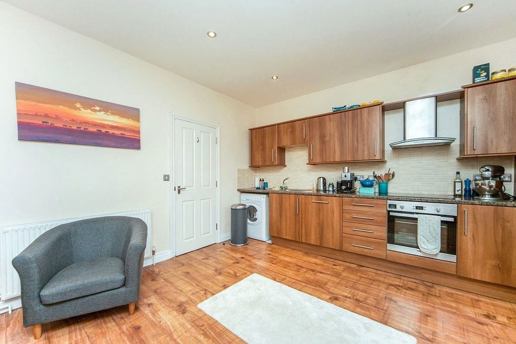 Property photo 2 of 8 Kitchen Area