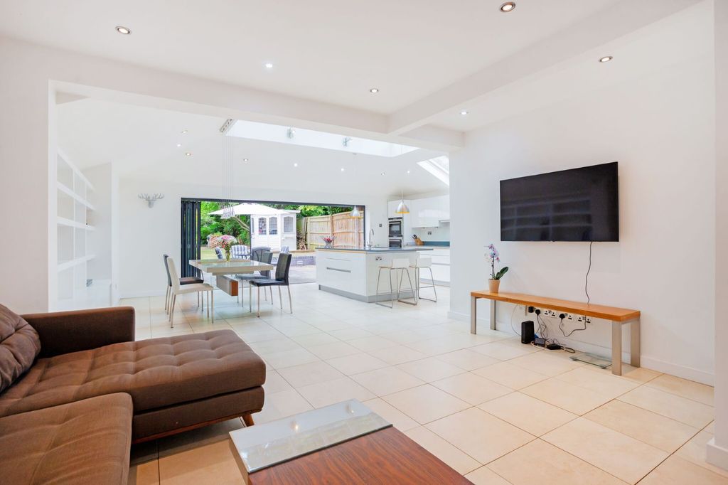 Property photo 1 of 19