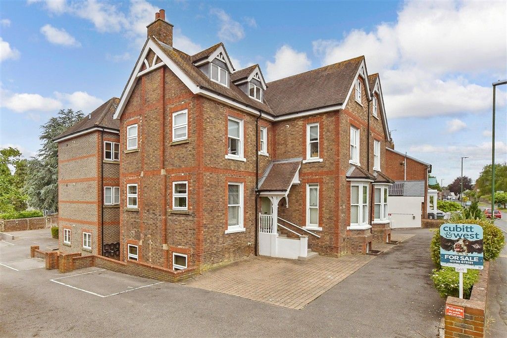 Property photo 3 of 9 External (Web)