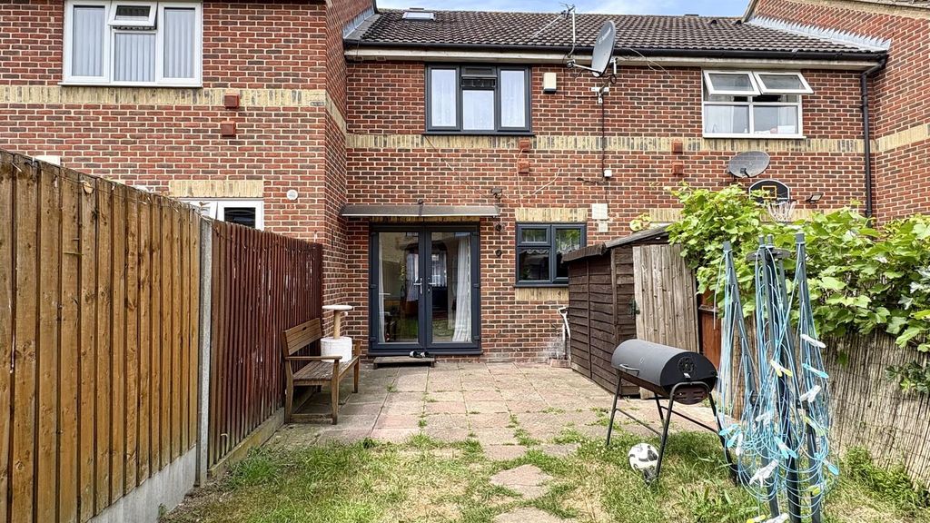 Property photo 2 of 13 6A1832Aa3A5c732388A21805_2c863F776Db9c51Edfafe83E0