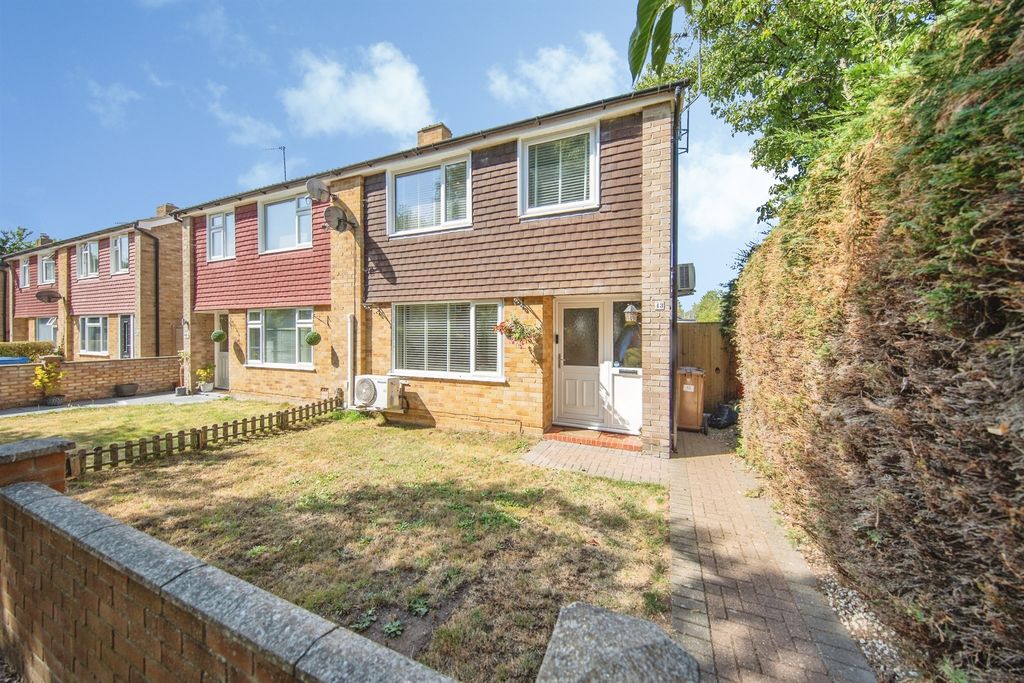 Property photo 1 of 12