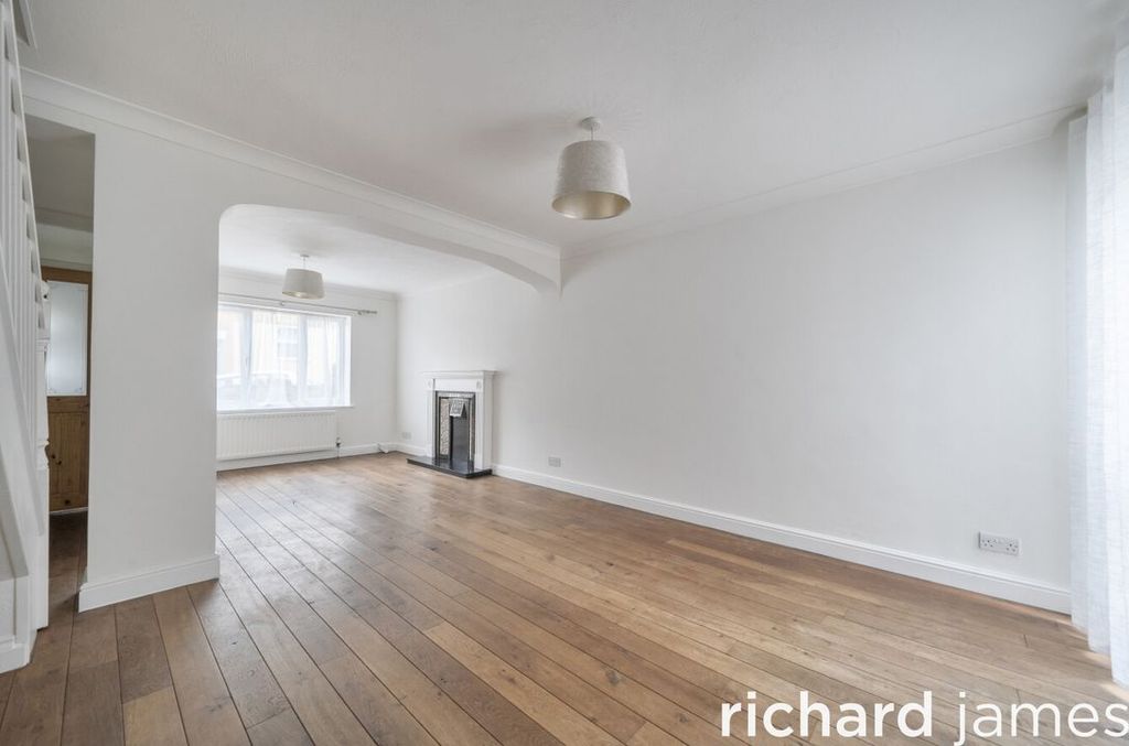 Property photo 3 of 18 d2563F65A5584B79A64F76c09Be81Bf7