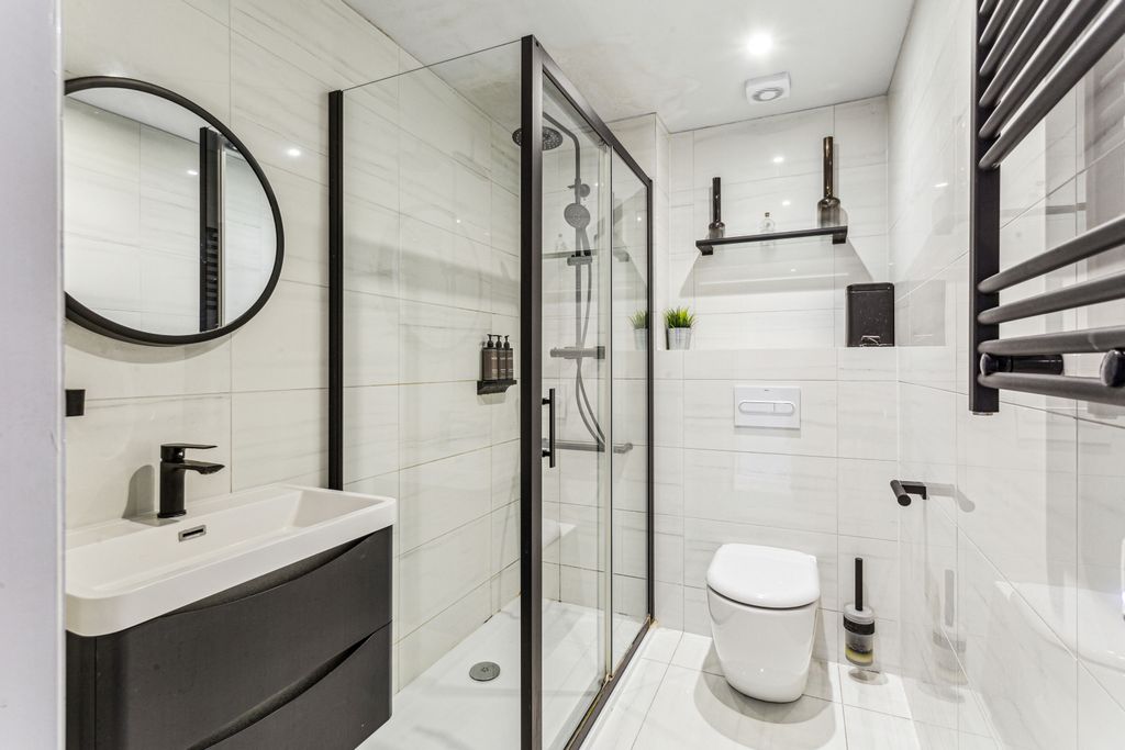 Property photo 1 of 3