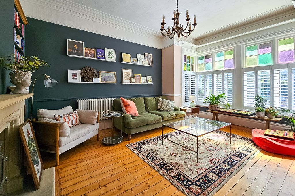 Property photo 3 of 25