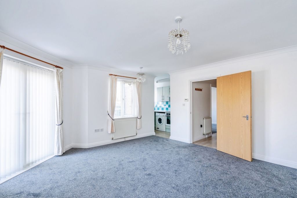 Property photo 3 of 13 Photo