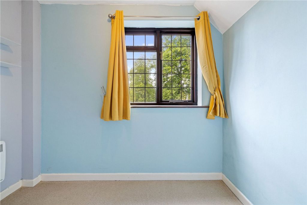 Additional image 5 of 2 bed flat for saleHaslemere Road, Liphook GU30