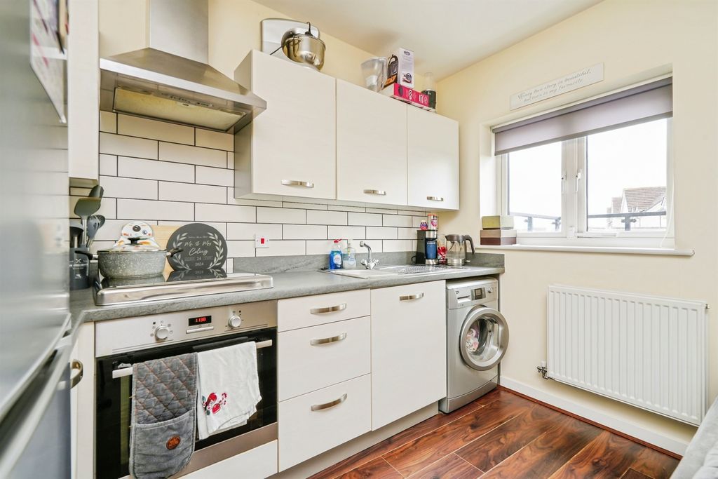 Property photo 3 of 18