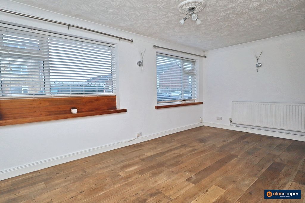 Property photo 3 of 34 3896215