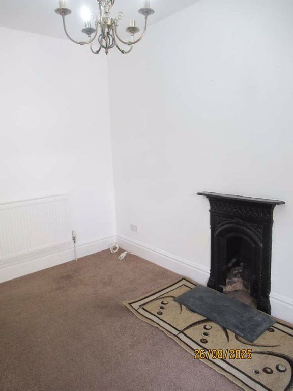 Property photo 3 of 11 Lounge