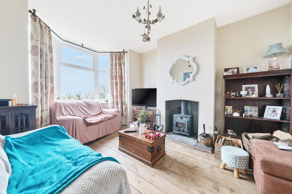 Property photo 2 of 17 Living Room