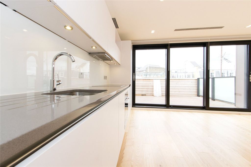 Property photo 2 of 13 Reception/ Kitchen