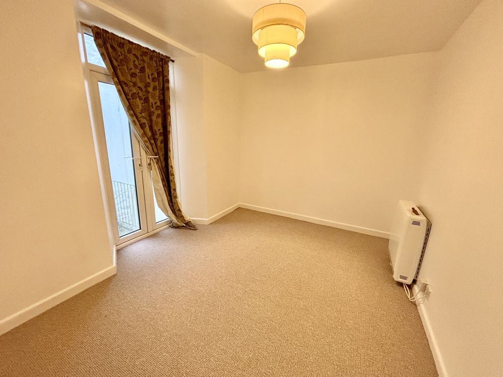 Property photo 3 of 9 Gallery