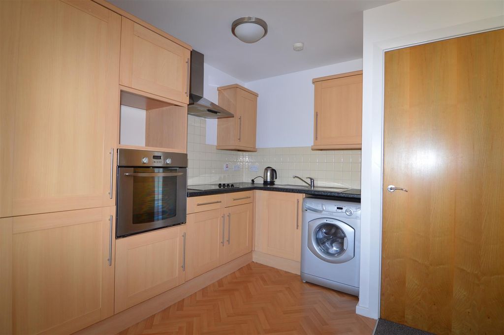 Property photo 2 of 6