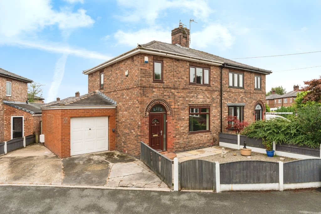 Property photo 1 of 17 Photography