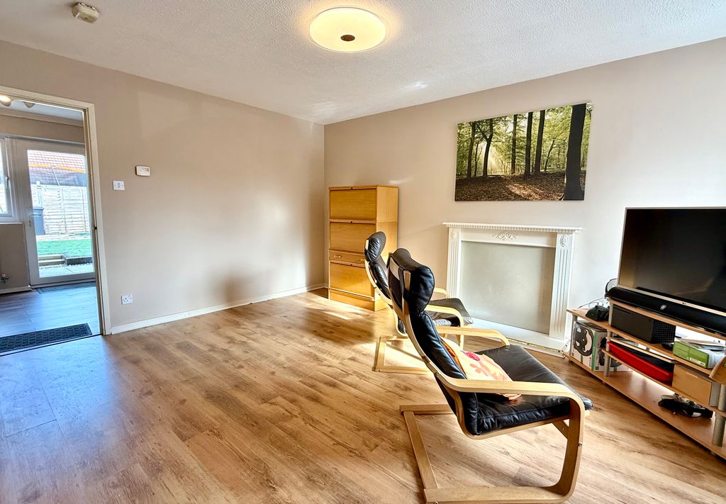 Property photo 2 of 12