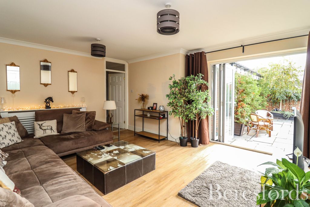 Property photo 3 of 17 Picture 3