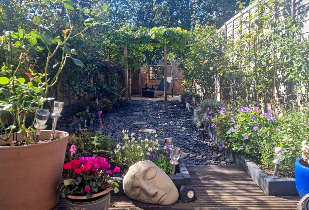 Property photo 2 of 15 Garden