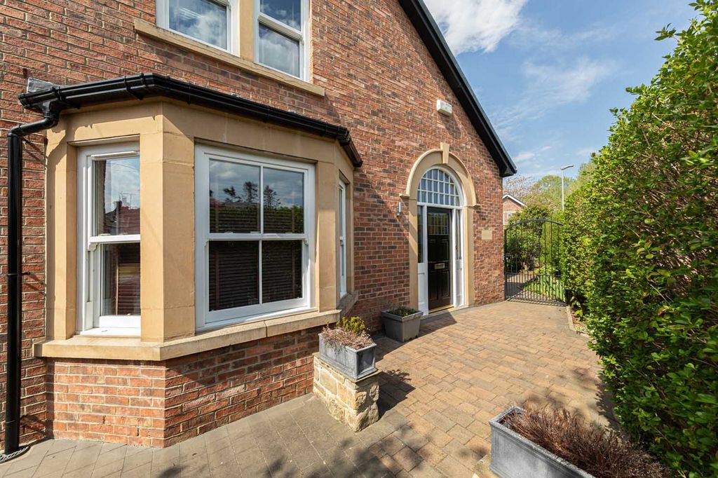 Property photo 3 of 29