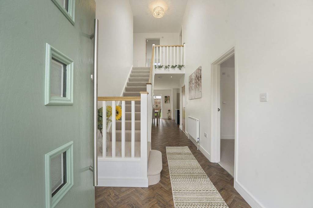 Property photo 2 of 20