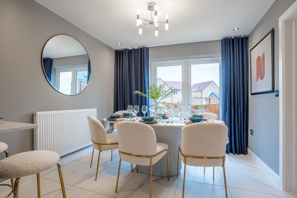 Property photo 3 of 11 Elm-Dining