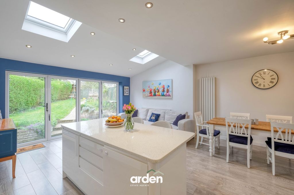 Property photo 3 of 27