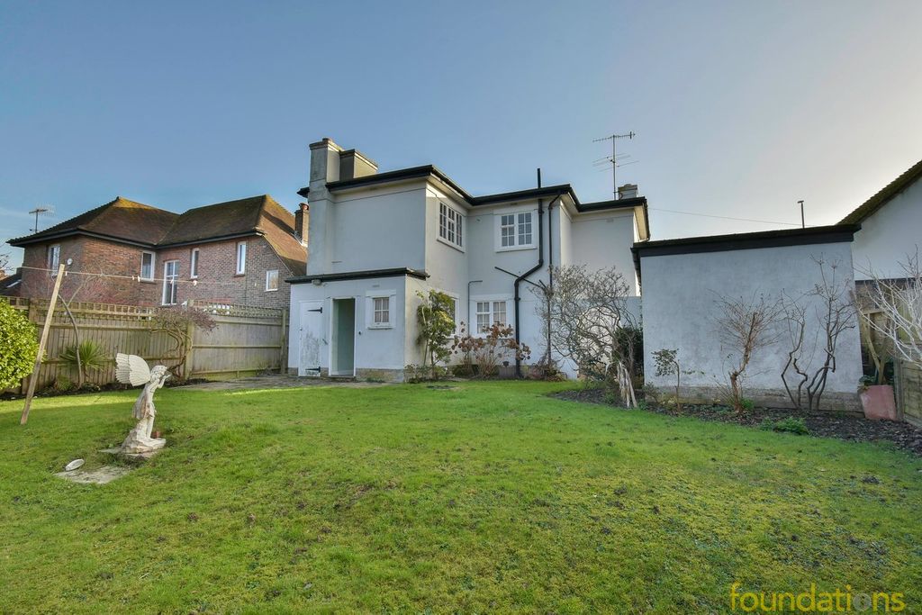 Property photo 2 of 19