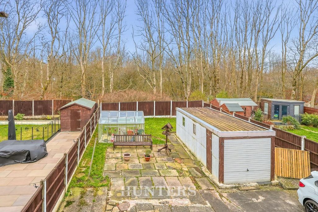 Property photo 3 of 18 8 Whalley Road (16).Jpg