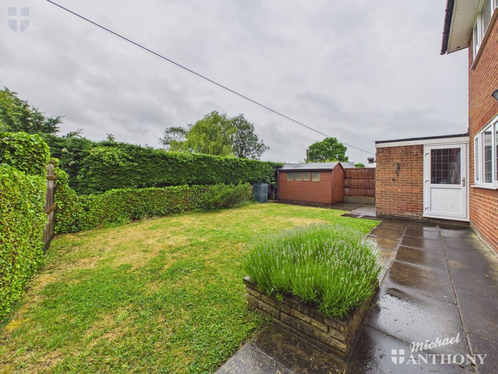 Property photo 3 of 16 Cam03852G0-Pr0689-Still011