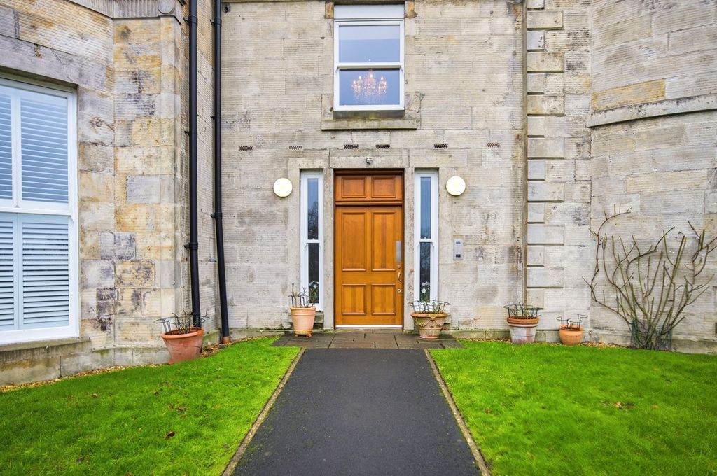 Property photo 2 of 42