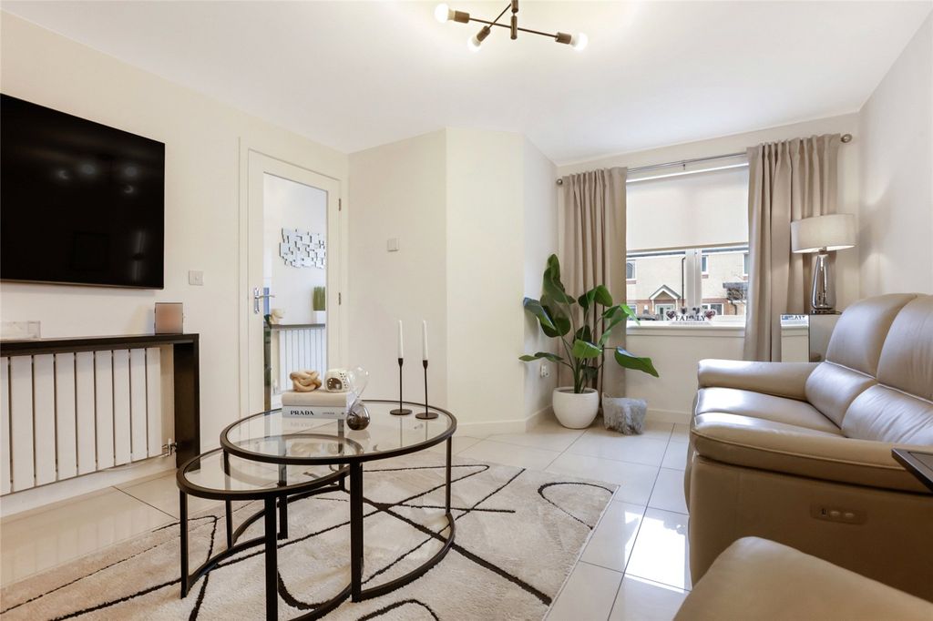 Property photo 2 of 21 Picture No. 03