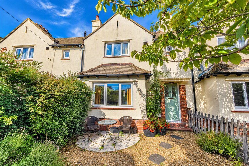 Property photo 1 of 12 Front