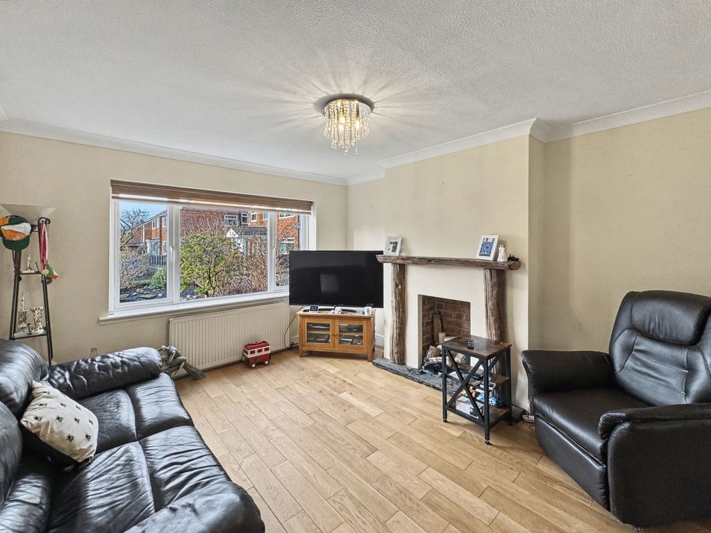 Property photo 3 of 25