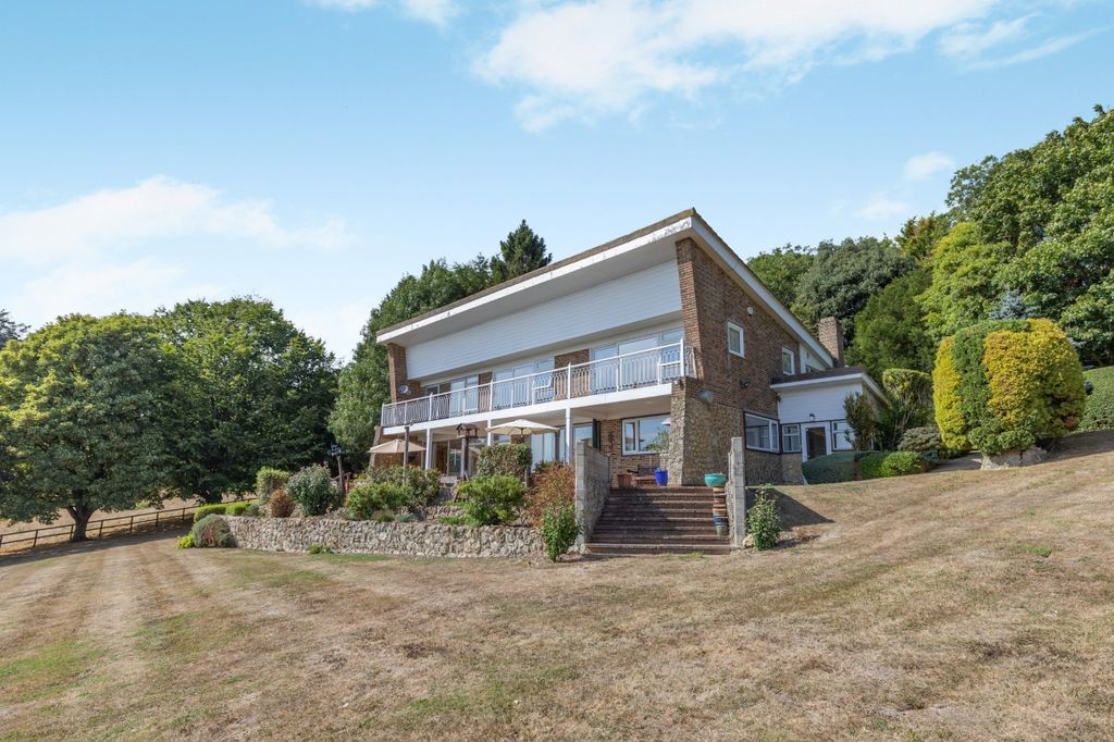 Property photo 2 of 15 Falconhurst