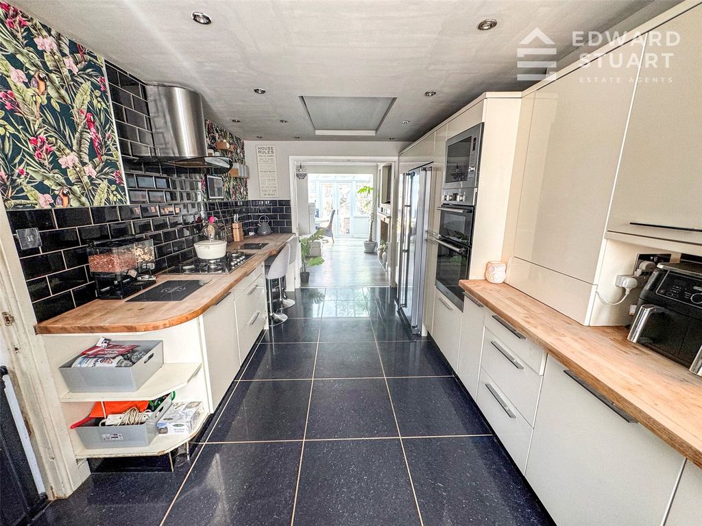 Property photo 3 of 13 Picture No. 02