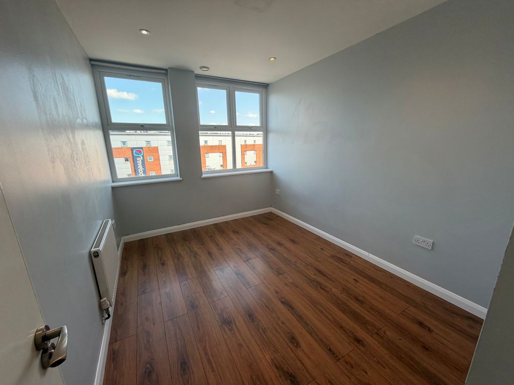 Property photo 2 of 4
