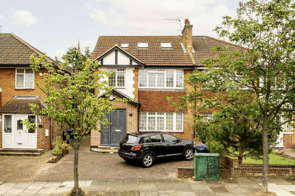 Property photo 1 of 9