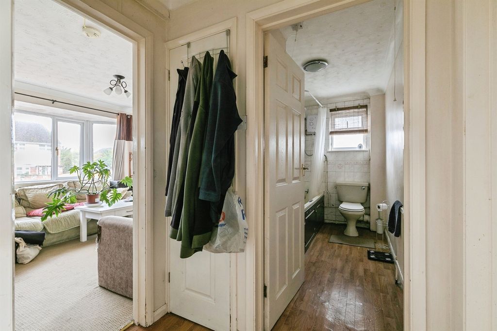 Property photo 3 of 17