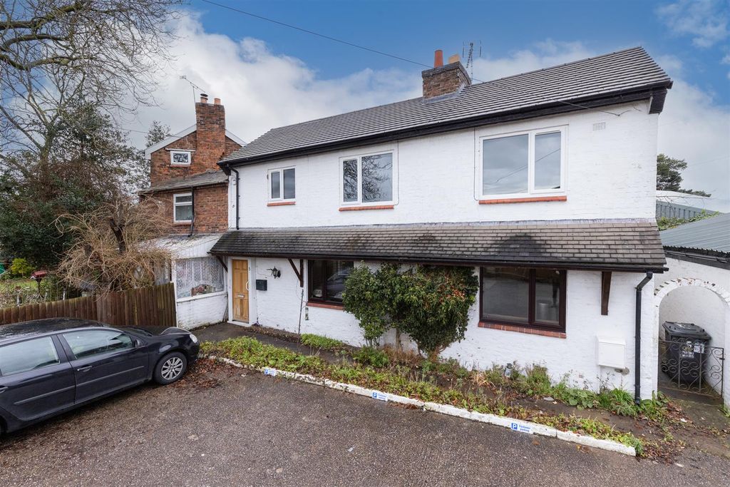 Property photo 1 of 17 5Heathside-19.Jpg