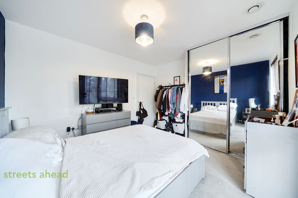 Property photo 2 of 15 81Bc2E34-Fbd6-434...