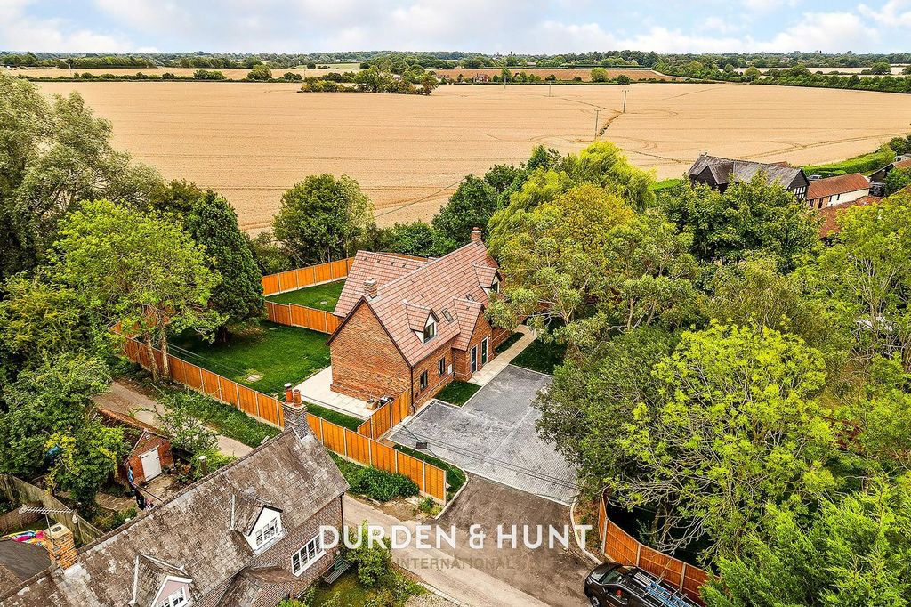 Property photo 2 of 33 Cottage-49.1.Jpg