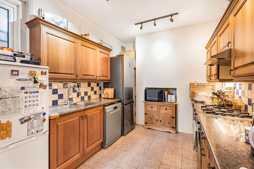 Property photo 3 of 16